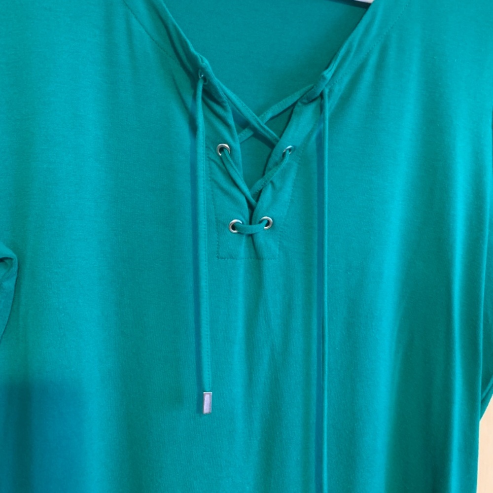Liz Claiborne Green Short Sleeve Top with Lace-up Front - Picture 2 of 7